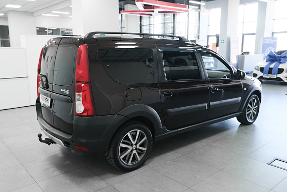 Lada (ВАЗ) Largus Luxe (7 мест), 2017 года, пробег 187000 км