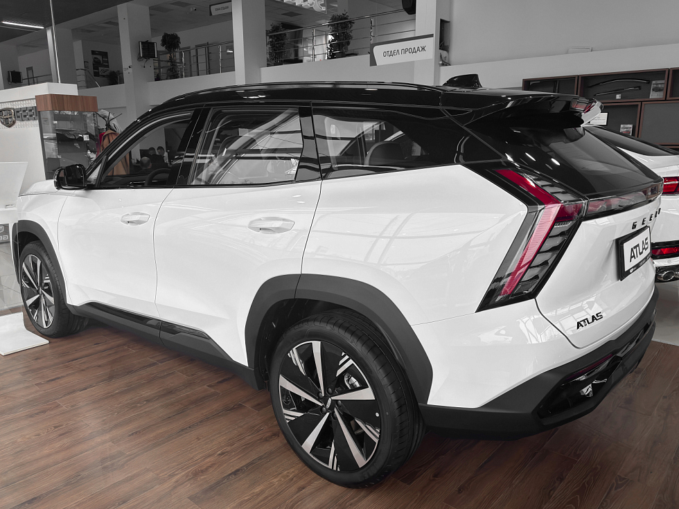 Geely Atlas , белый