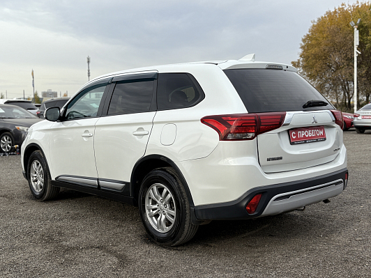 Mitsubishi Outlander Invite, 2019 года, пробег 154776 км