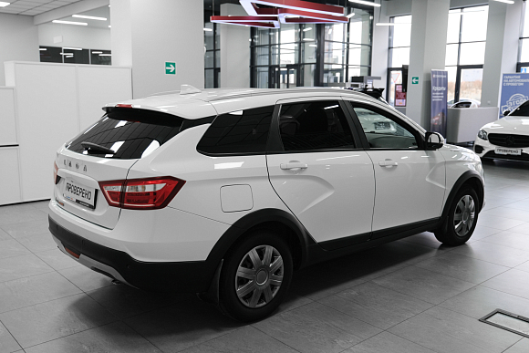 Lada (ВАЗ) Vesta Luxe Multimedia, 2021 года, пробег 183000 км