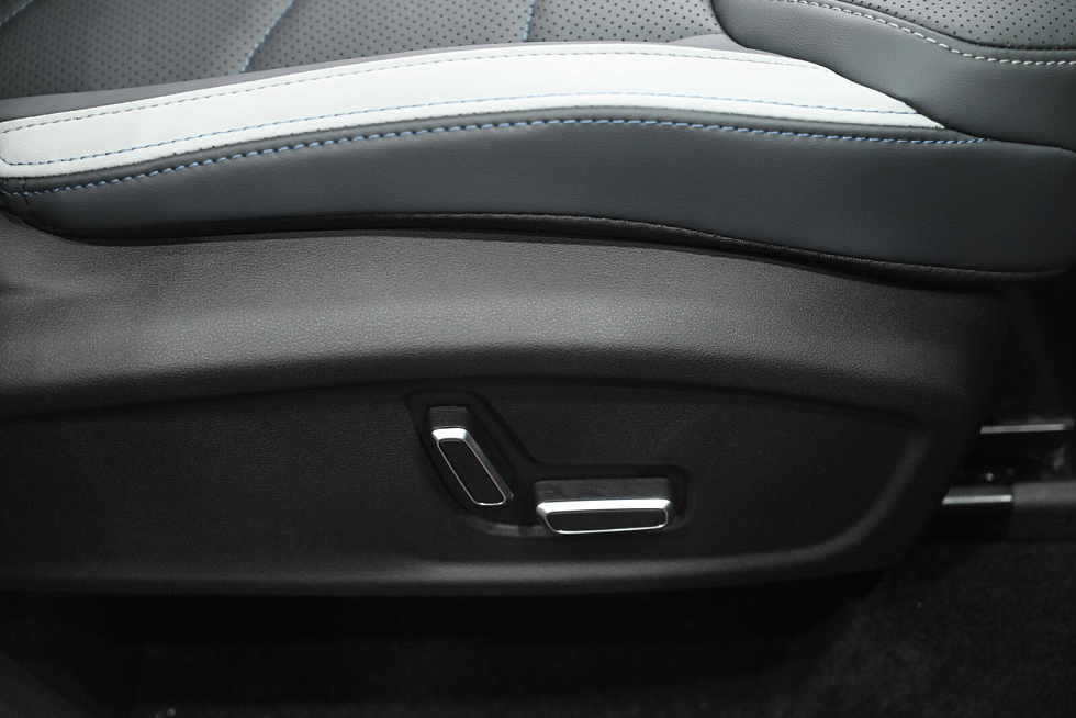 Geely Atlas Люкс, голубой