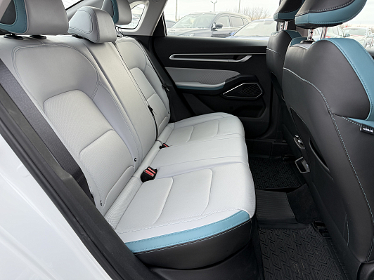 Geely Emgrand Flagship, 2023 года, пробег 20600 км