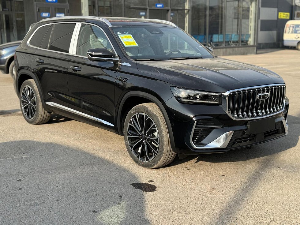 Geely Monjaro Люкс, черный