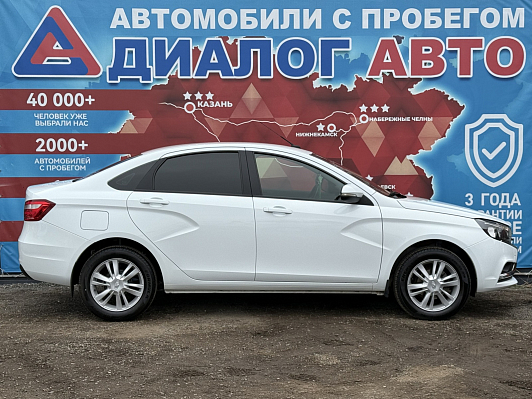 Lada (ВАЗ) Vesta Luxe Multimedia (2018-2019), 2017 года, пробег 96650 км