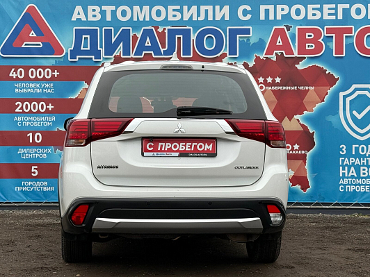 Mitsubishi Outlander Intense, 2018 года, пробег 172000 км