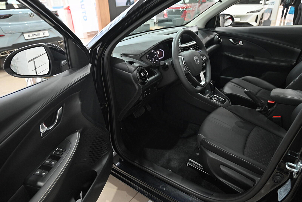 Changan Alsvin Комфорт, черный
