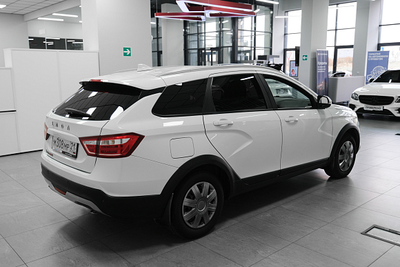 Lada (ВАЗ) Vesta Luxe Multimedia, 2021 года, пробег 183000 км