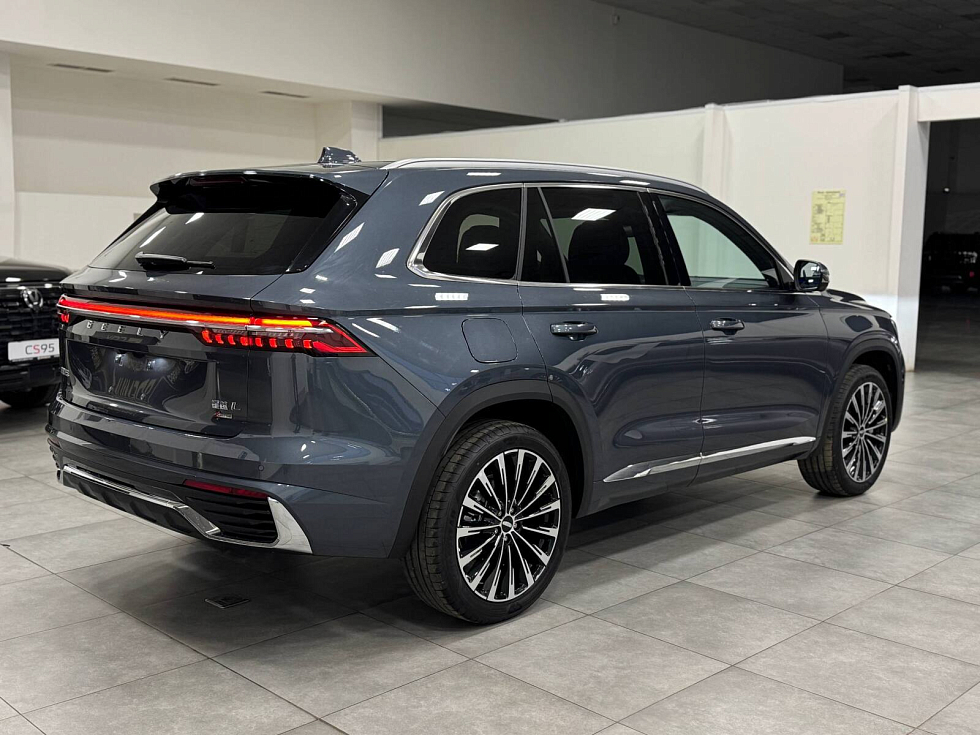 Geely Monjaro Full Moon (Xingyue L), серый