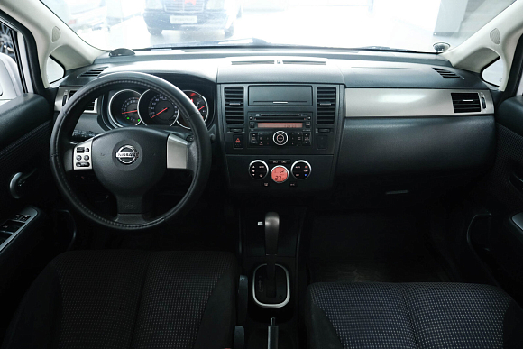 Nissan Tiida, 2010 года, пробег 219000 км