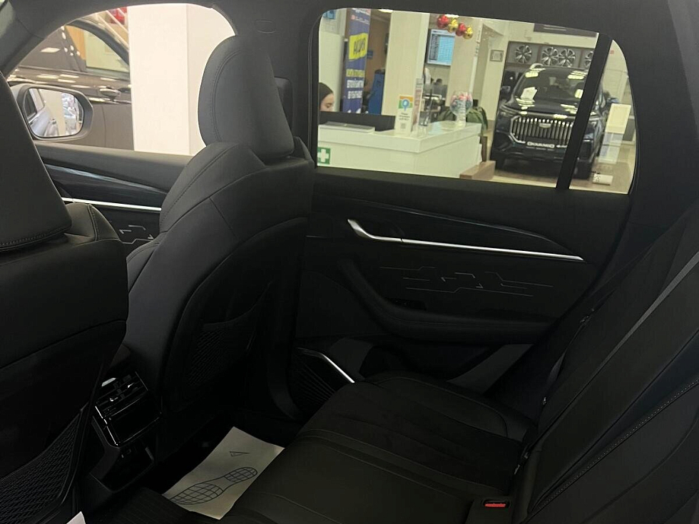 Geely Monjaro Флагман, черный
