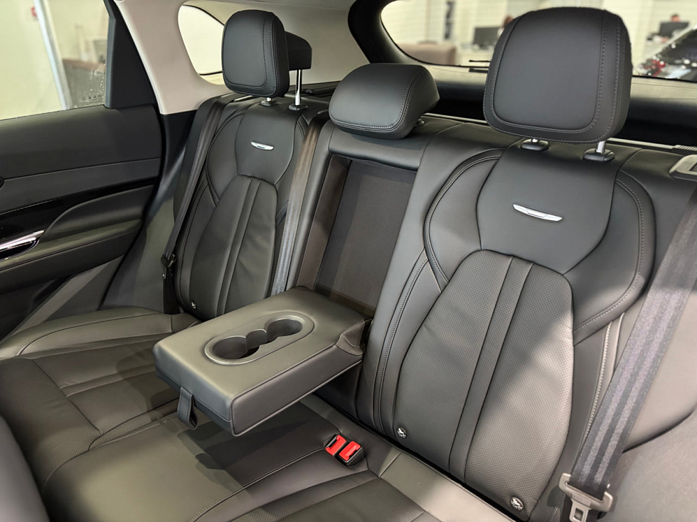 Hongqi HS3 Делюкс (Deluxe), черный