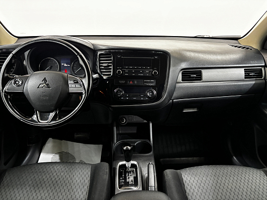 Mitsubishi Outlander Invite, 2015 года, пробег 182216 км