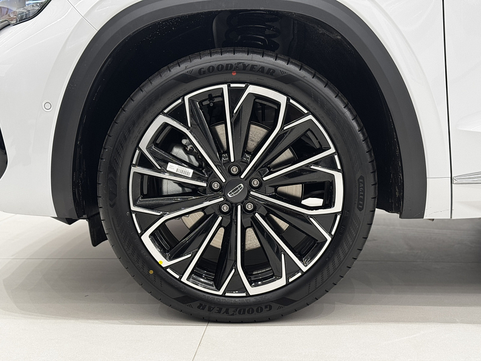 Geely Monjaro Full Moon (Xingyue L), белый