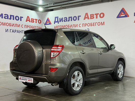 Toyota RAV4, 2011 года, пробег 196500 км