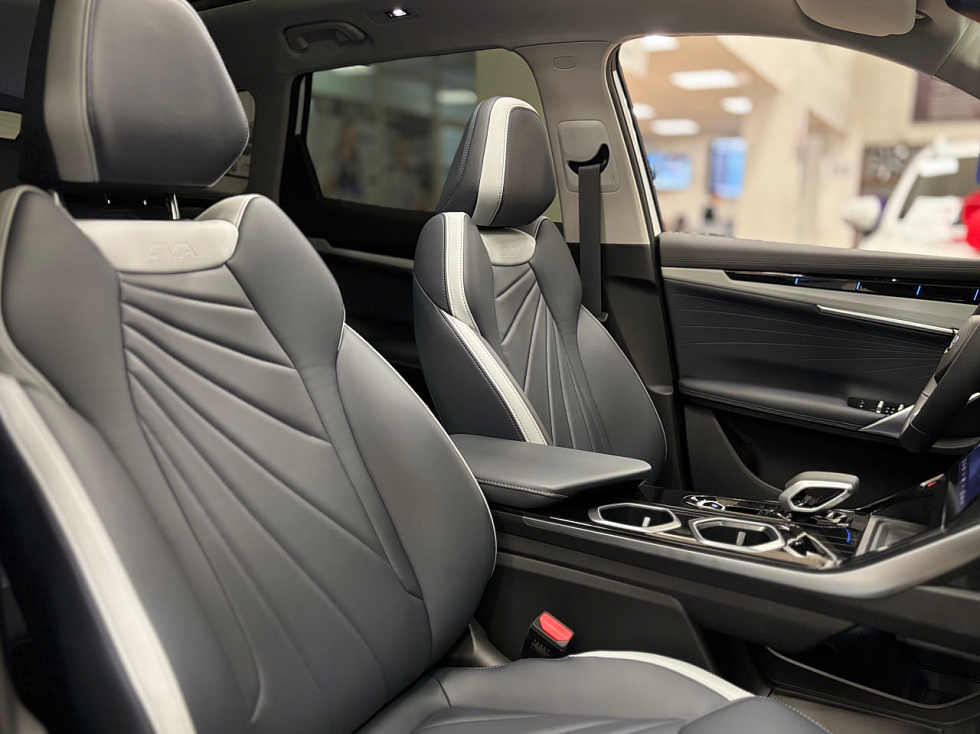 Geely Atlas Luxury, белый