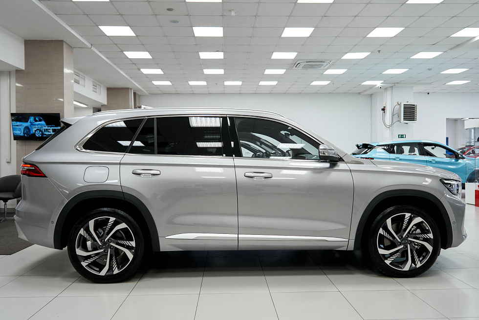 Geely Monjaro Flagship (Xingyue L), серый