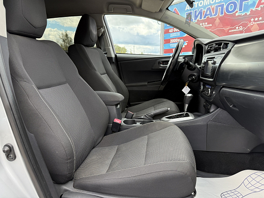 Toyota Auris, 2013 года, пробег 173600 км