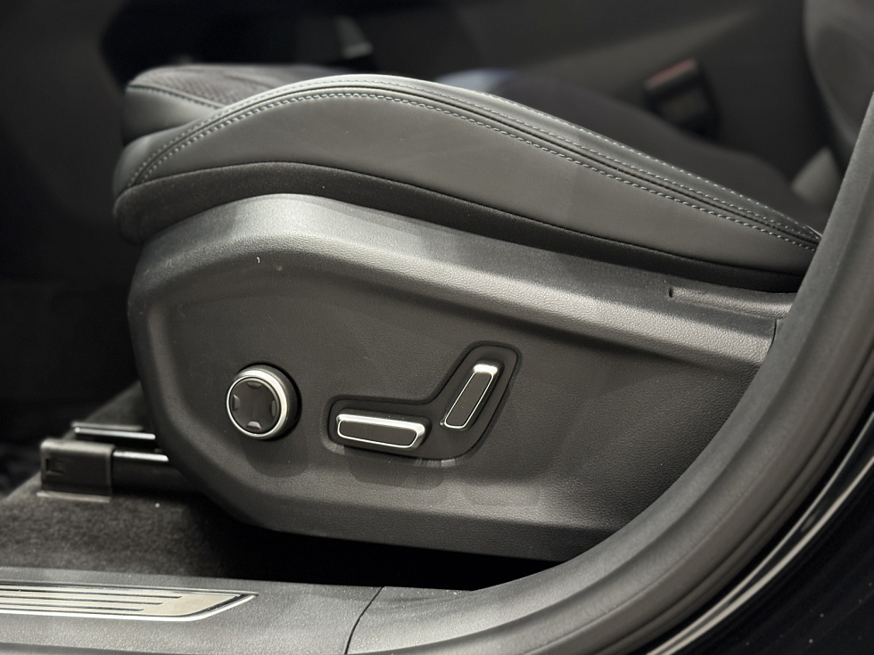 Geely Monjaro Flagship (2023-2025), черный
