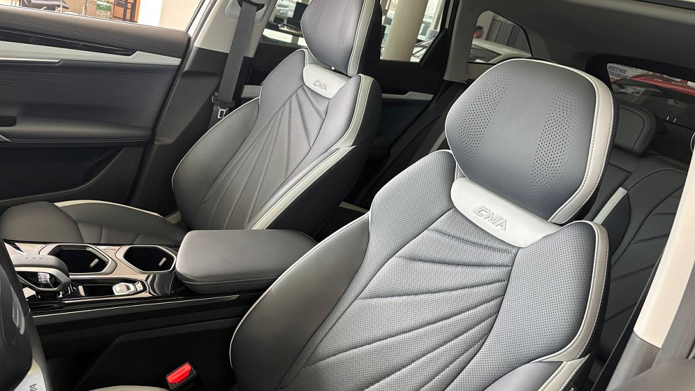 Geely Atlas Люкс, белый