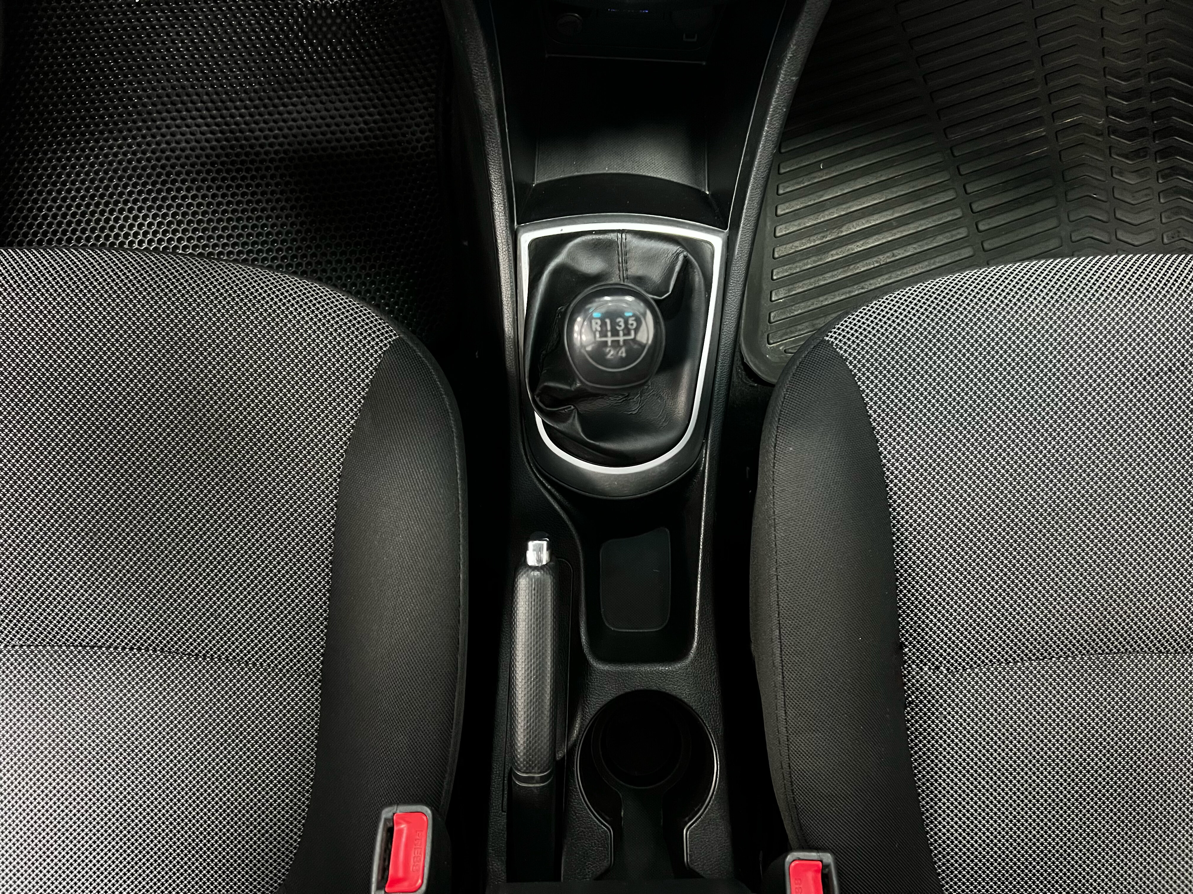 Hyundai Solaris Active, 2013 года, пробег 205002 км