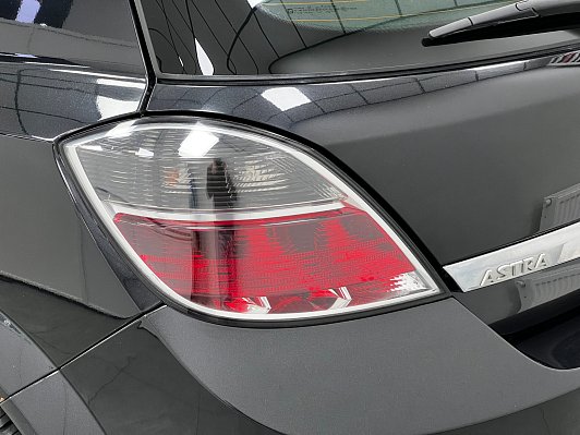 Opel Astra, 2011 года, пробег 135363 км