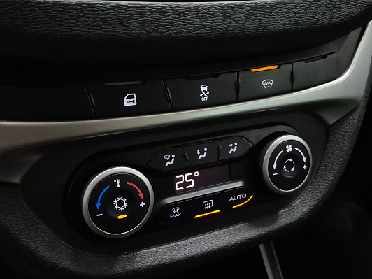 Lada (ВАЗ) Vesta Luxe Multimedia (2017-2019), 2018 года, пробег 166591 км