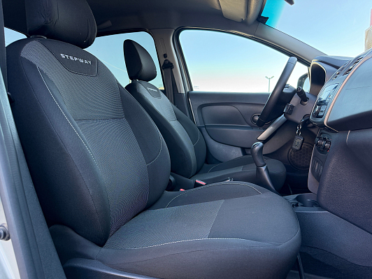 Renault Logan Stepway Life, 2020 года, пробег 77160 км