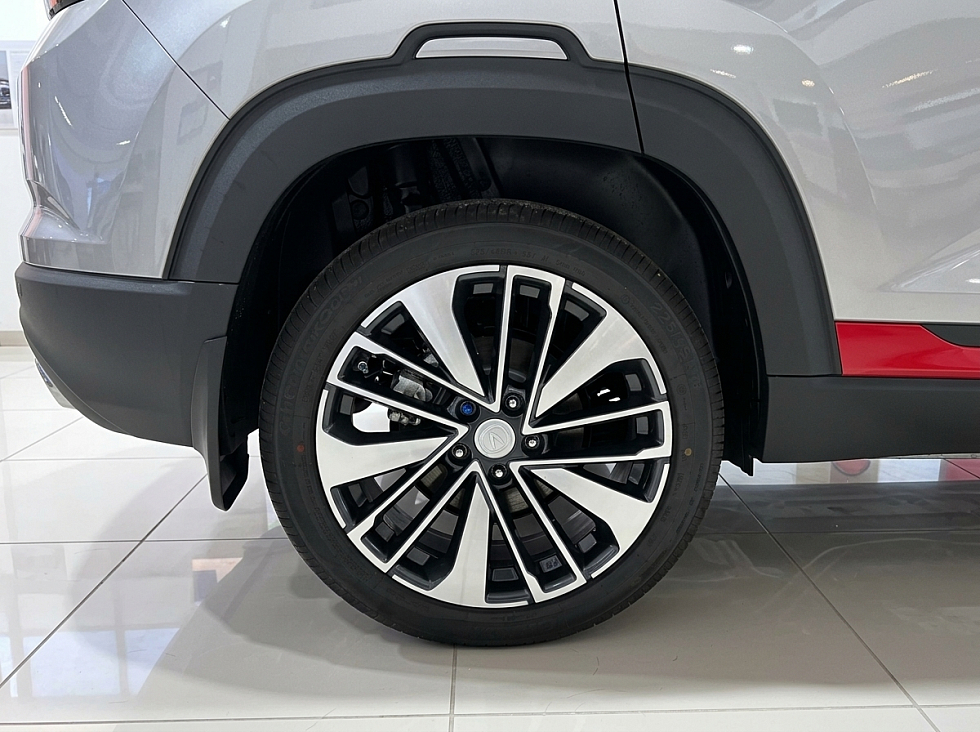 Changan CS35 Plus Техно, серебряный