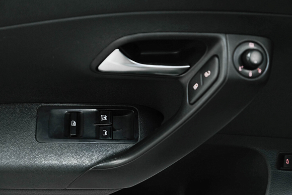 Volkswagen Polo Comfortline, 2015 года, пробег 199000 км