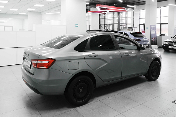 Lada (ВАЗ) Vesta Luxe Multimedia (2019-2021), 2018 года, пробег 144454 км