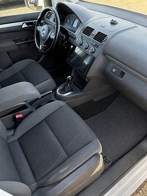 Volkswagen Touran Highline, 2012 года, пробег 258181 км