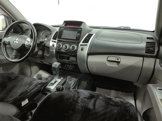 Mitsubishi Pajero Sport Intense, 2014 года, пробег 292060 км