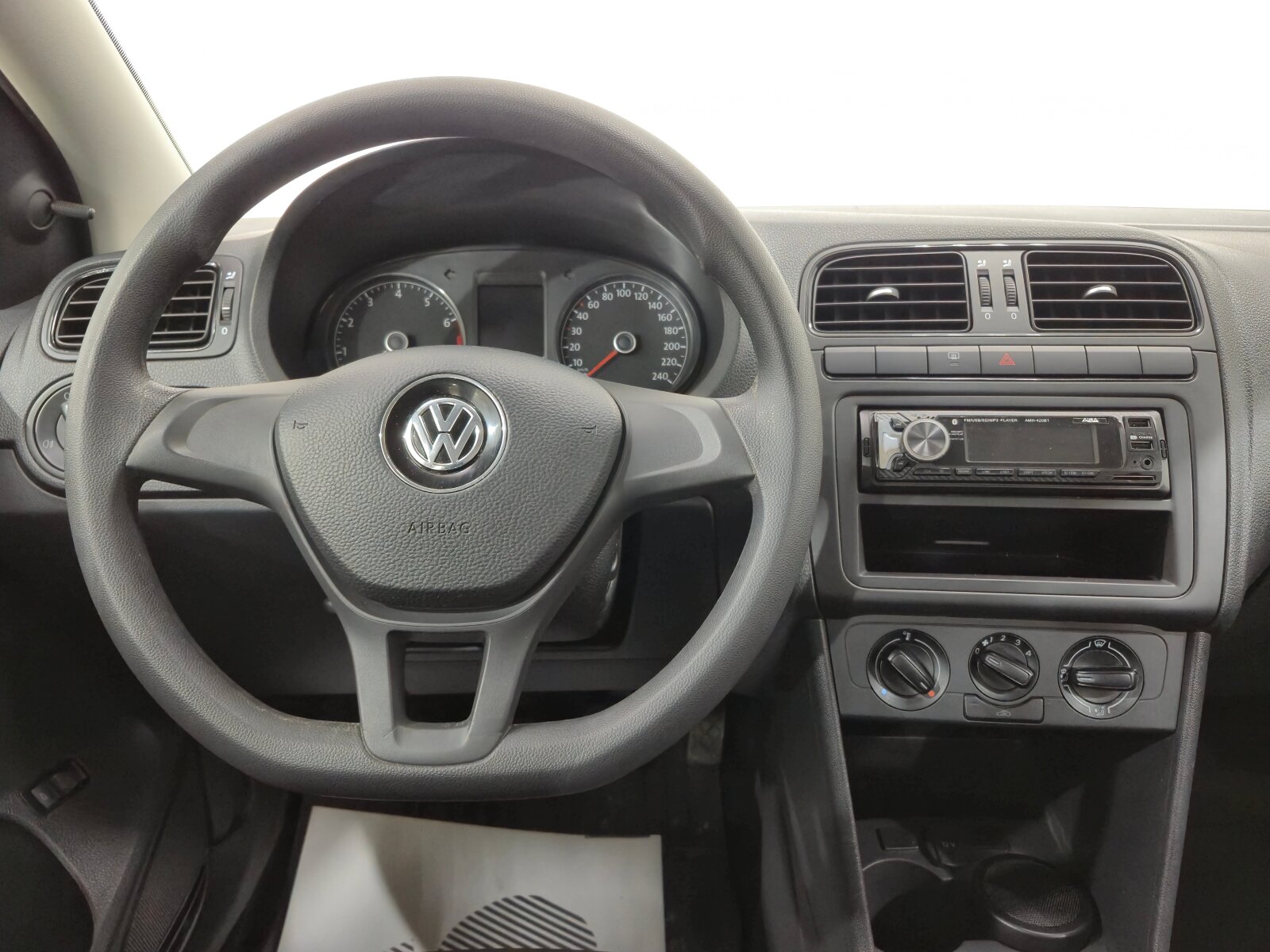 Volkswagen Polo Life, 2019 года, пробег 40138 км
