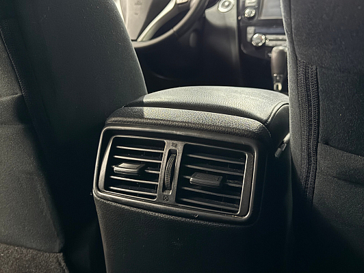 Nissan X-Trail SE, 2015 года, пробег 150119 км