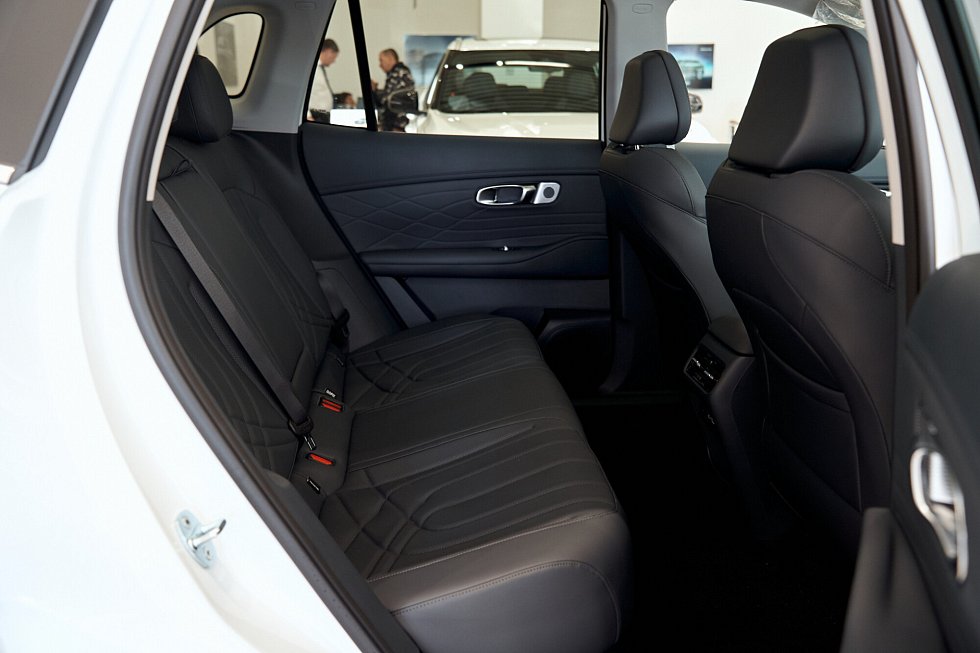 Geely EX5 Гибрид Макс EM-R, белый