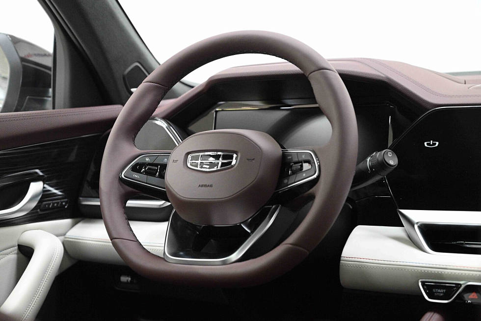 Geely Monjaro Flagship (2023-2025), черный