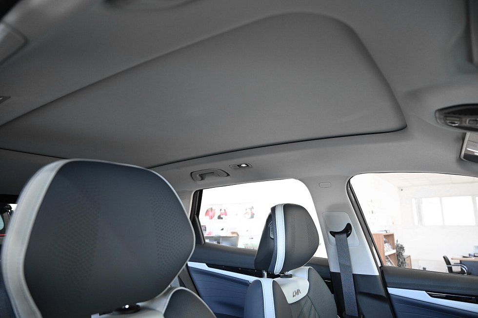 Geely Atlas Люкс, черный