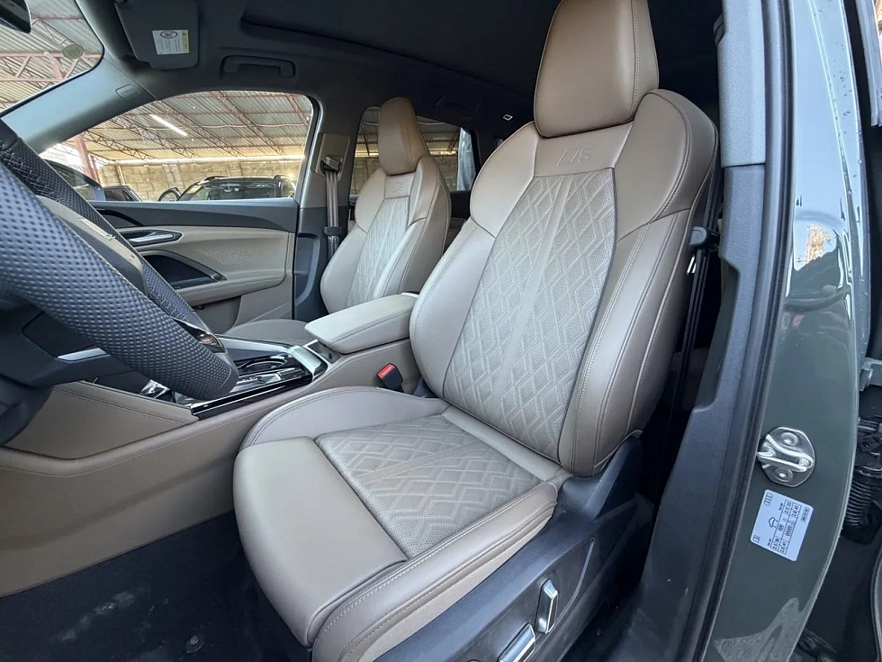 Audi Q5 40 TFSI quattro Luxury Dynamic, зеленый