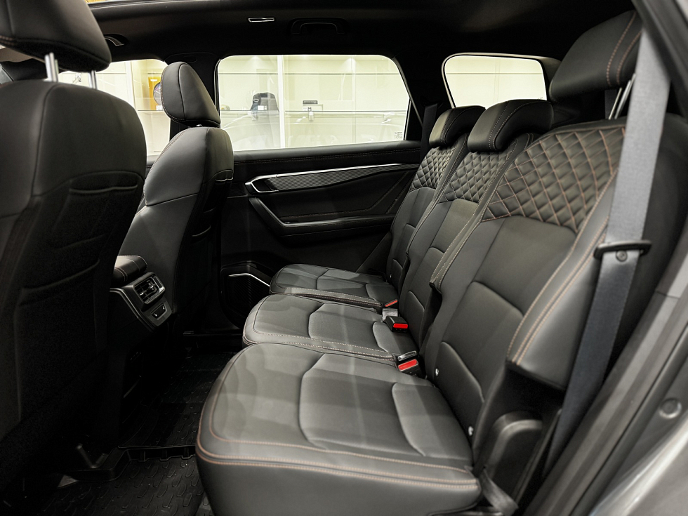 Geely Okavango Флагман, серый