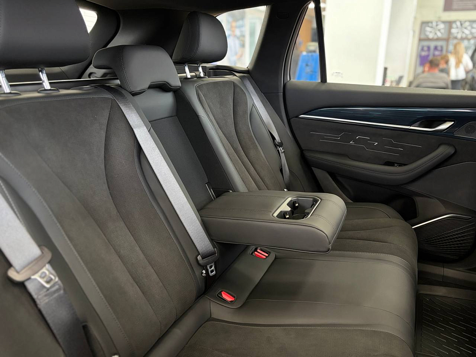 Geely Monjaro Luxury, серый