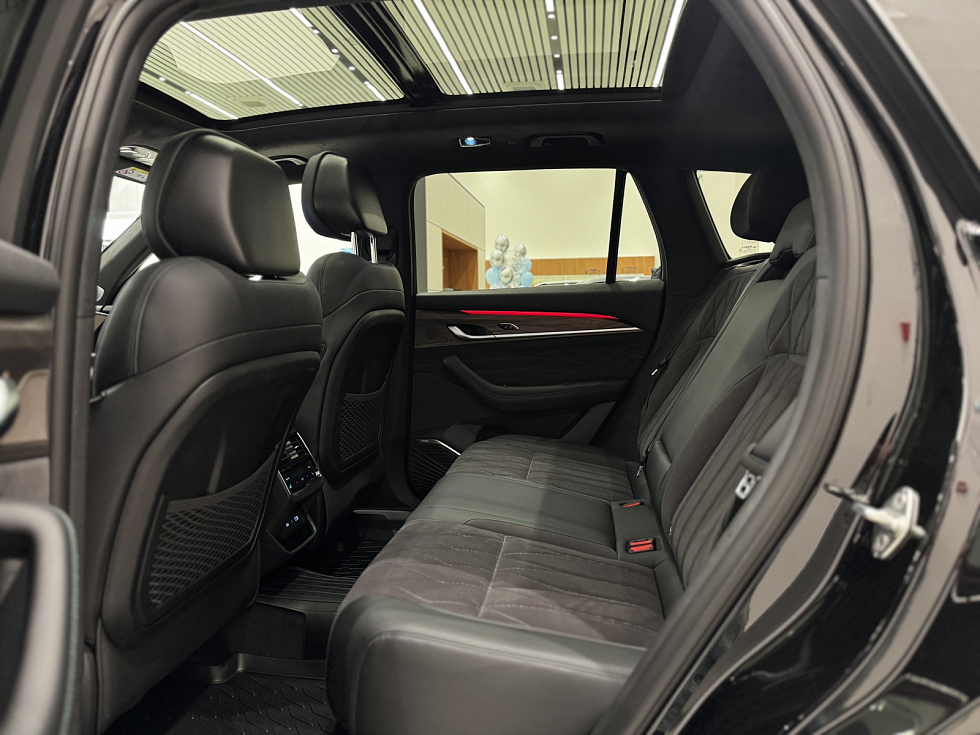 Geely Monjaro Flagship (2023-2025), черный