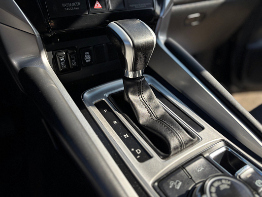 Mitsubishi Pajero Sport Intense, 2018 года, пробег 129609 км