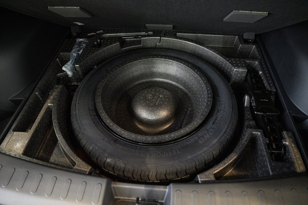 Haval Jolion Tech+, красный