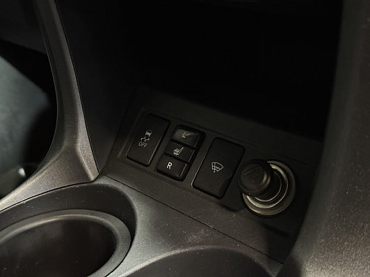 Toyota RAV4, 2011 года, пробег 196500 км