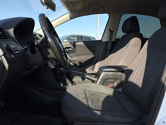 Volkswagen Polo Comfortline, 2020 года, пробег 138400 км