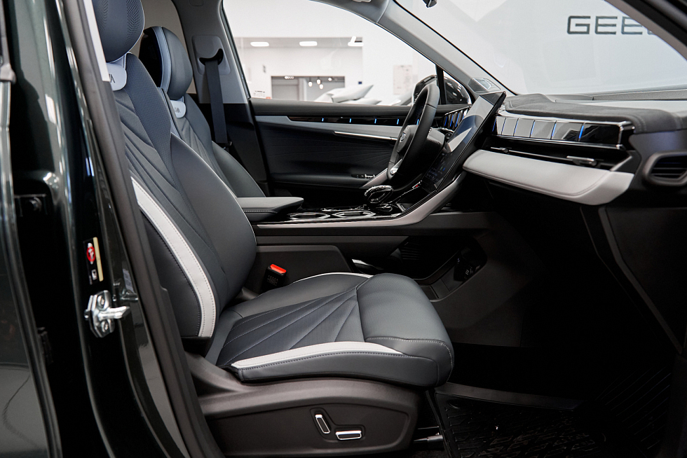 Geely Atlas Flagship, зеленый