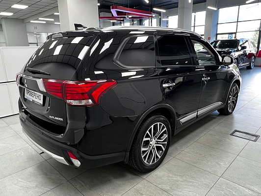 Mitsubishi Outlander Ultimate, 2018 года, пробег 272000 км