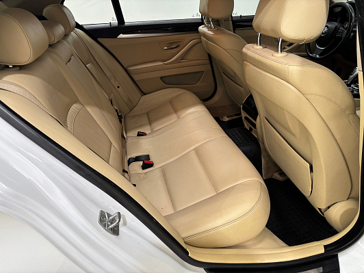 BMW 5 серии, 2015 года, пробег 155547 км