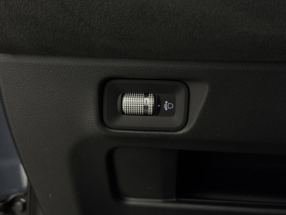 Geely Monjaro Luxury, серый