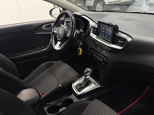 Kia Ceed Luxe, 2019 года, пробег 156054 км
